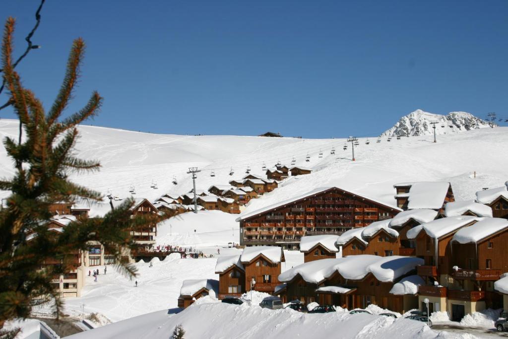 Madame Vacances Les Chalets Du Praz Ла План Екстериор снимка